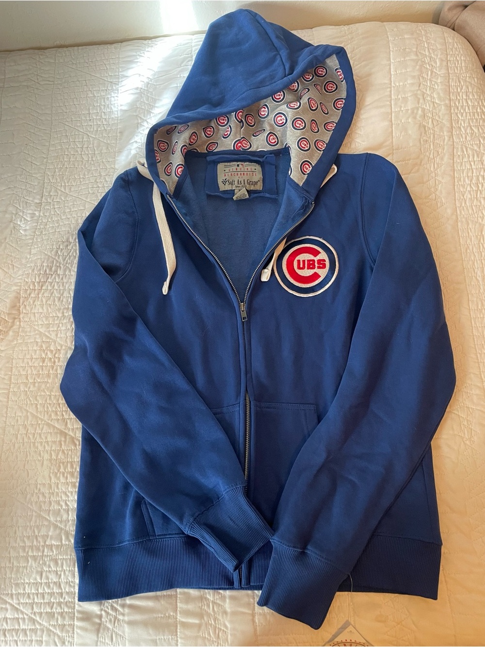 Chicago Cubs Women’s Blue Zip-Up Hoodie Jacket